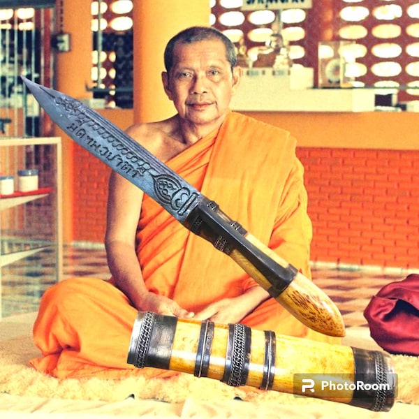 Real Thai Buddha Amulet Meed Mor Knife Blade LP Ruesi Lingdam, Wat Tha Sung Power Magic dagger Power Talisman