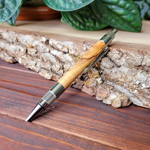 Bethlehem Olivewood Stratus Click Pen in Chrome