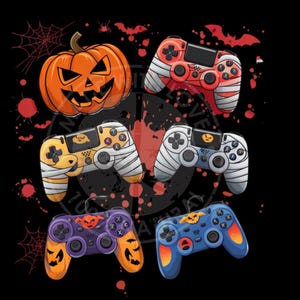 Op de afbeelding: Een zwarte afbeelding met een uitgesneden pompoen en verschillende gamecontrollers met Halloween-ontwerpen. De controllers zijn in verschillende kleuren, waaronder rood, geel, paars en blauw, met verbanden en pompoengezichten.