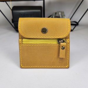 Cartera de piel Crazy Horse vintage con botones "Mini"