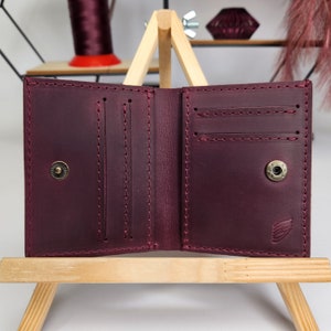 Ledergeldbörse Crazy Horse Vintage auf Knopf „Compact“