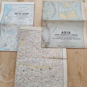 Informative collection of vintage paper maps x 3 - Arctic Ocean, Asia, Central Europe