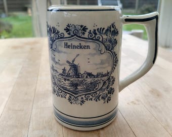 Jarra/taza de cerveza Heineken azul/blanca holandesa de Delftware vintage de los años 70
