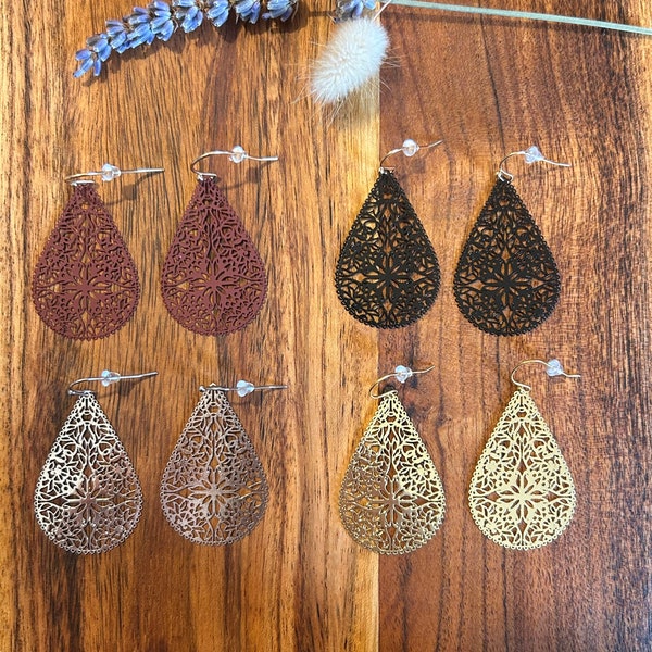 Filigree earrings - Boho style - hanging - mandala ornaments - light oval