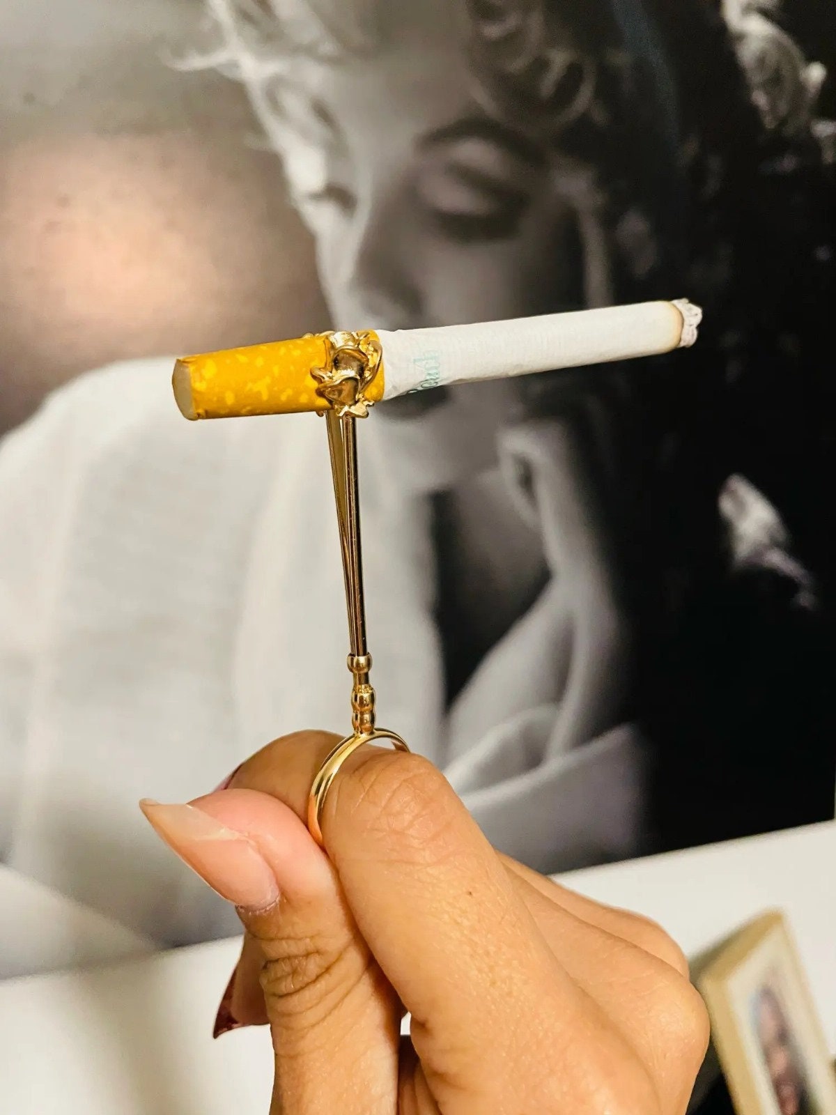 vintage Metal Ring Cigarette Holder Finger Cigarette Rack For Women's Slim  Cigarette / Man's Regular Cigarette