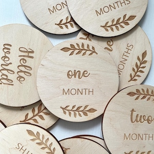 Jalons en bois pour bébé, Cartes d'étapes mensuelles, Cadeau de baby shower, Cartes d'étapes importantes pour bébé, Cadeau pour un nouveau-né, Accessoire photo de nouveau-né, Jalons en bois