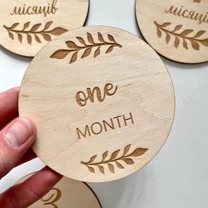 Jalons ronds en bois pour bébé, cartes jalons mensuels, cadeau de baby shower, cartes jalons bébé, cadeau nouveau-né, ensemble d'accessoires photo nouveau-né