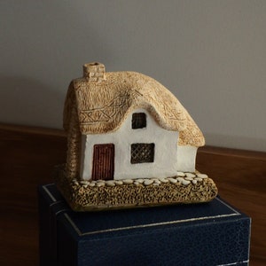 Woodcutters 1983 Lilliput Lane | Housewarming | Vintage model | Miniature Cottage Model | With deeds and box | Christmas decoration