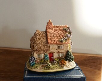 Little Shambles 2003 L2629 - Lilliput Lane | Housewarming