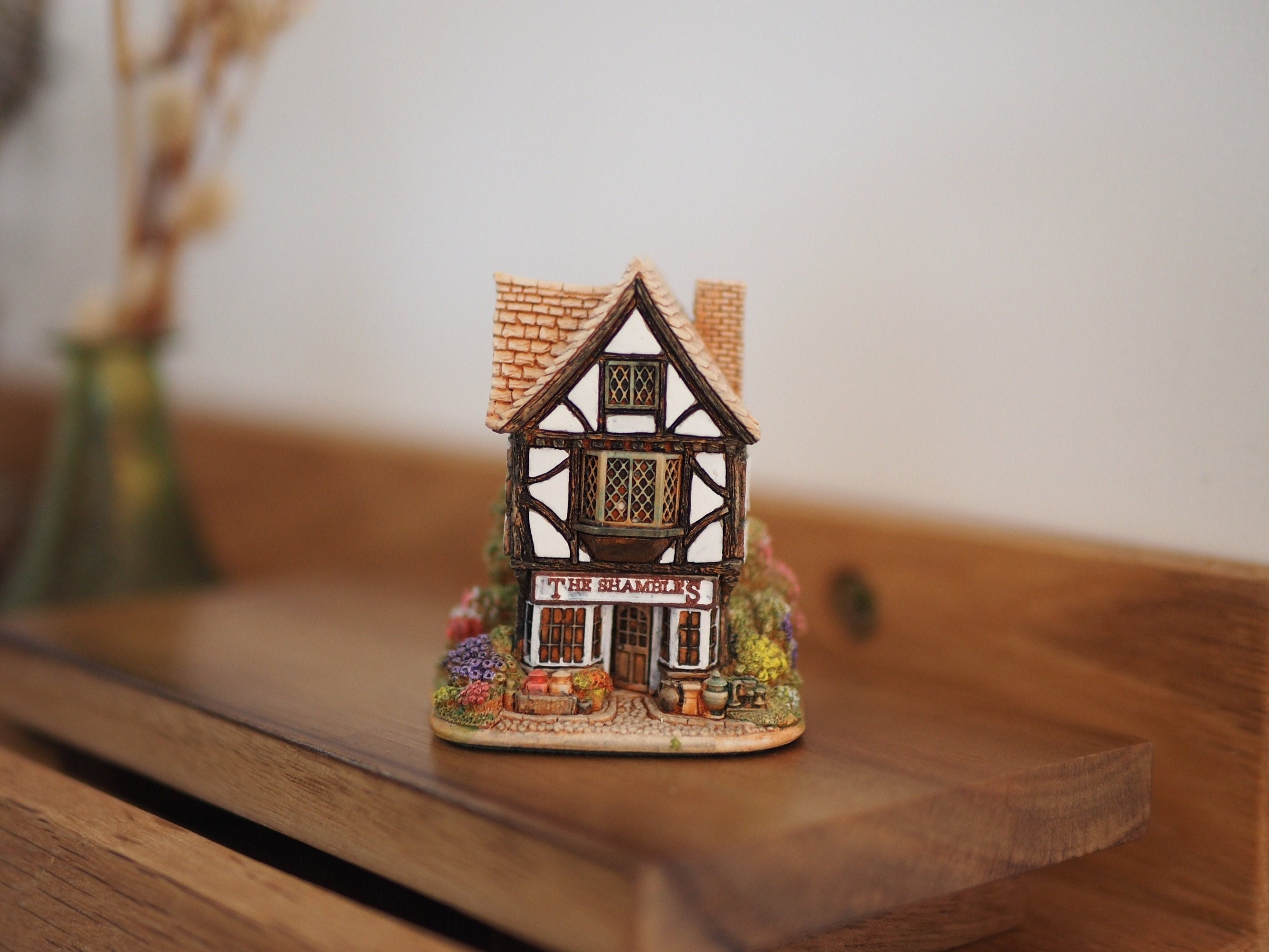 Little Shambles 2003 L2629 - Lilliput Lane | Housewarming Little Shambles 2003 L2629 - Lilliput Lane | Housewarming