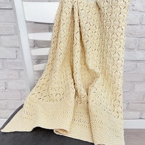 Hand knit baby blanket Cotton knitted beige baby blanket New baby gift blanker with lace Detail