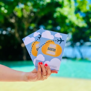 Cuaderno de bitácora del aviador junior: un cuaderno de actividades y de vuelo para niños