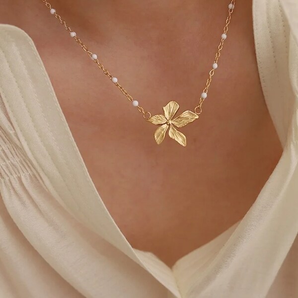 Chic White Bead Chain Petal Pendant Necklace - Stainless Steel Fashion Jewelry for Women, Gold Color Charms, Bijoux Femme