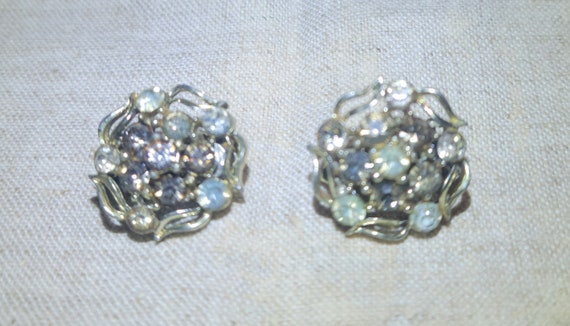 Lisner Round Cascading Stone Clip On Earrings - image 3