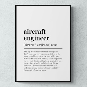 Puede incluir: Impresión enmarcada en negro con las palabras "aircraft engineer" en negrita y en negro. Debajo, la pronunciación fonética y una definición del término. La definición describe el papel de un ingeniero aeronáutico.