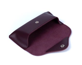 Estuche para gafas de piel burdeos / Soporte para gafas con cierre a presión / Funda protectora para gafas de sol / Estuche de viaje unisex para gafas