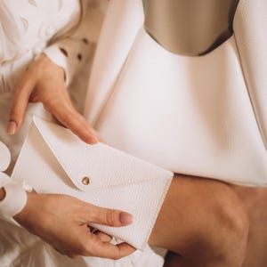 White leather hobo bag with wallet, everyday shoulder handbag in soft genuine leather, handmade women’s purse with slouchy relaxed design, includes matching leather wallet for essentials.
