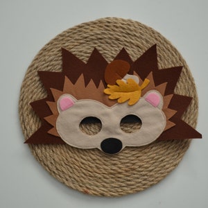 Hedgehog mask. Carnival costume. Felt mask. Children&#39;s mask