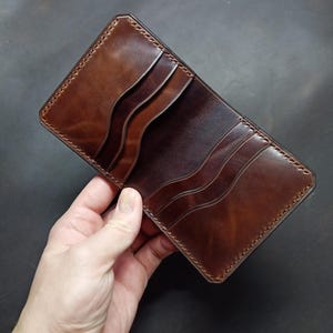 Carteira Horween com 6 compartimentos verticais para cartões