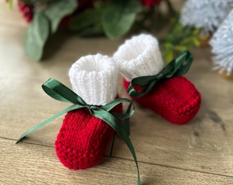 Handgebreide kerstbabyslofjes | 0-6 maanden | Outfit voor pasgeboren baby