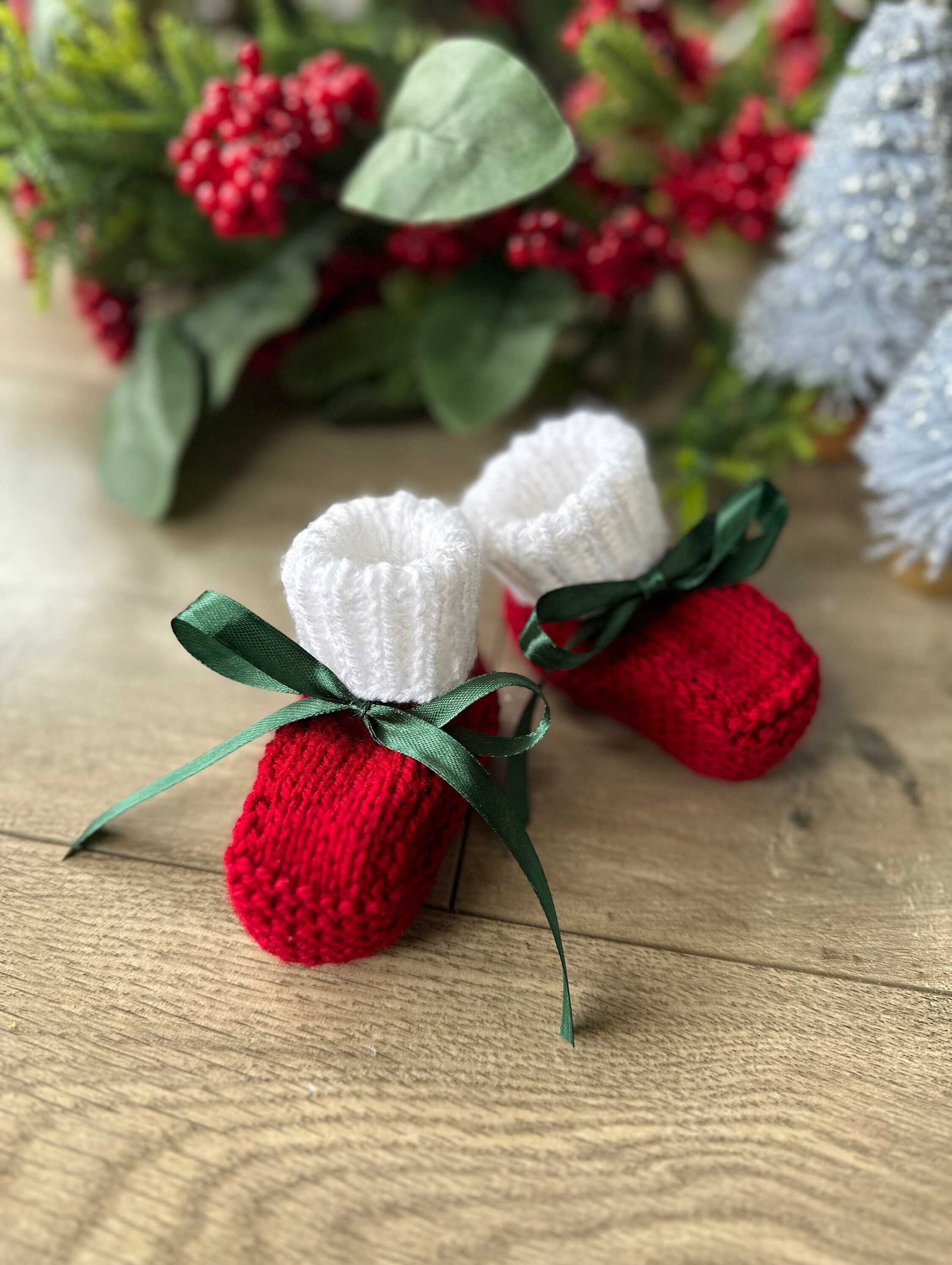 Christmas baby booties and beanie set - Thumbnail 2