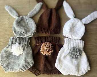 Set met gebreide konijntjesbeanie en bloeier | Paasoutfit van acrylgaren | Set pasgeboren baby's