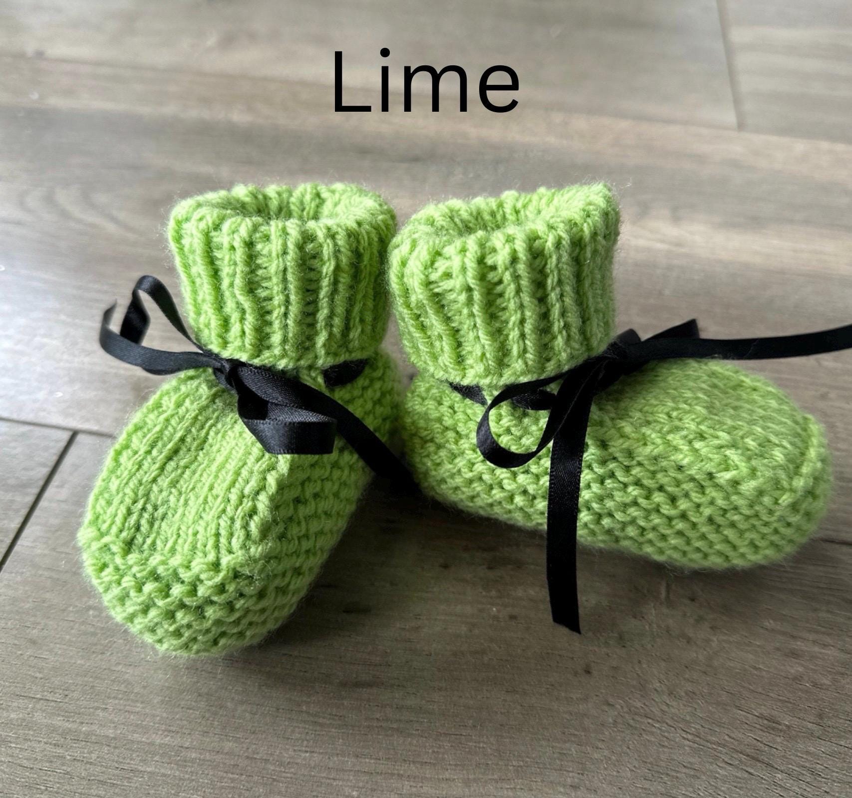 Knitted baby booties with ribbon - Thumbnail 4