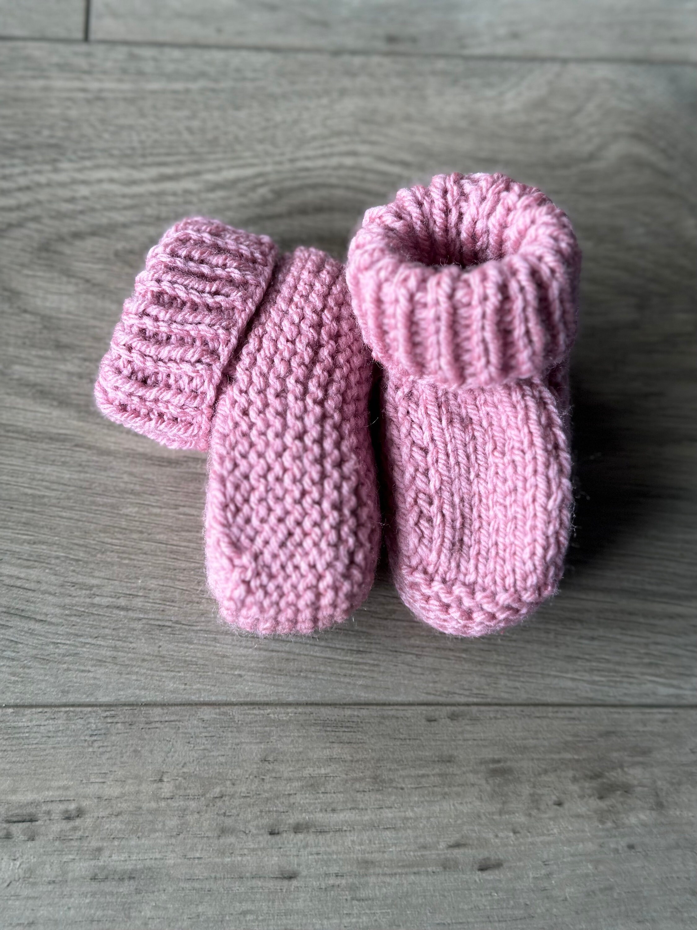 Knitted baby booties one colour - Thumbnail 6