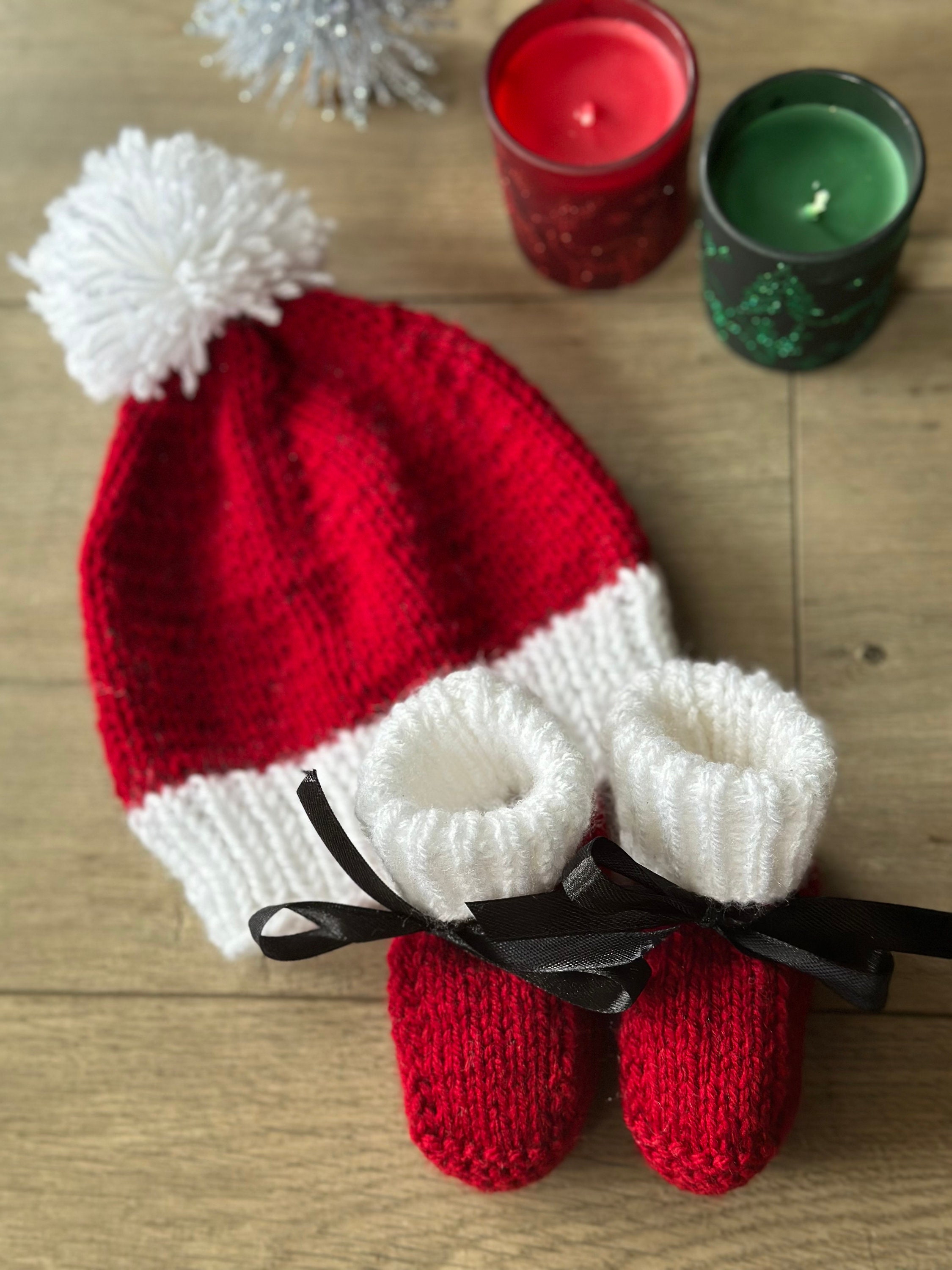 Christmas baby booties and beanie set - Thumbnail 3