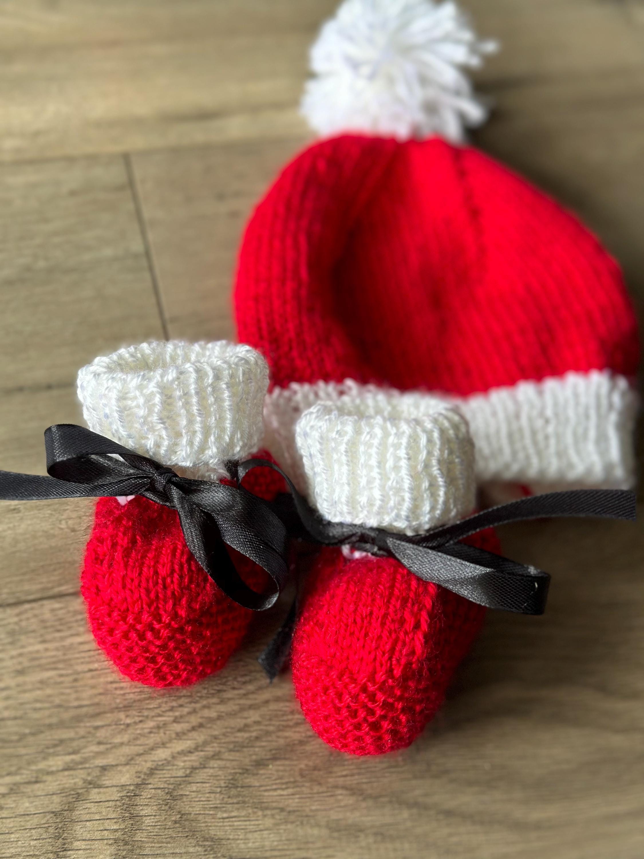 Christmas baby booties & beanie set - Thumbnail 4