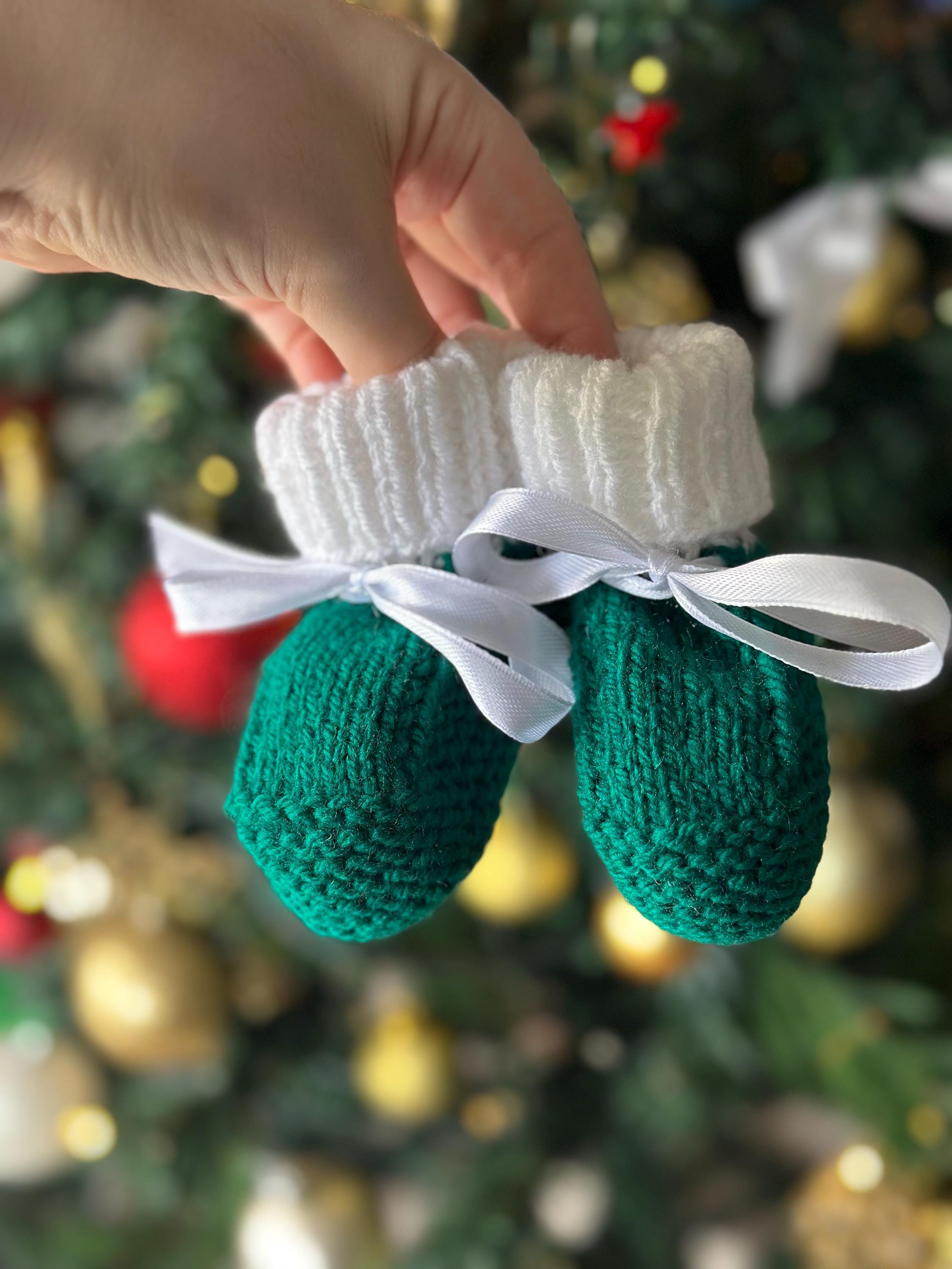 Christmas baby booties & beanie set - Thumbnail 5