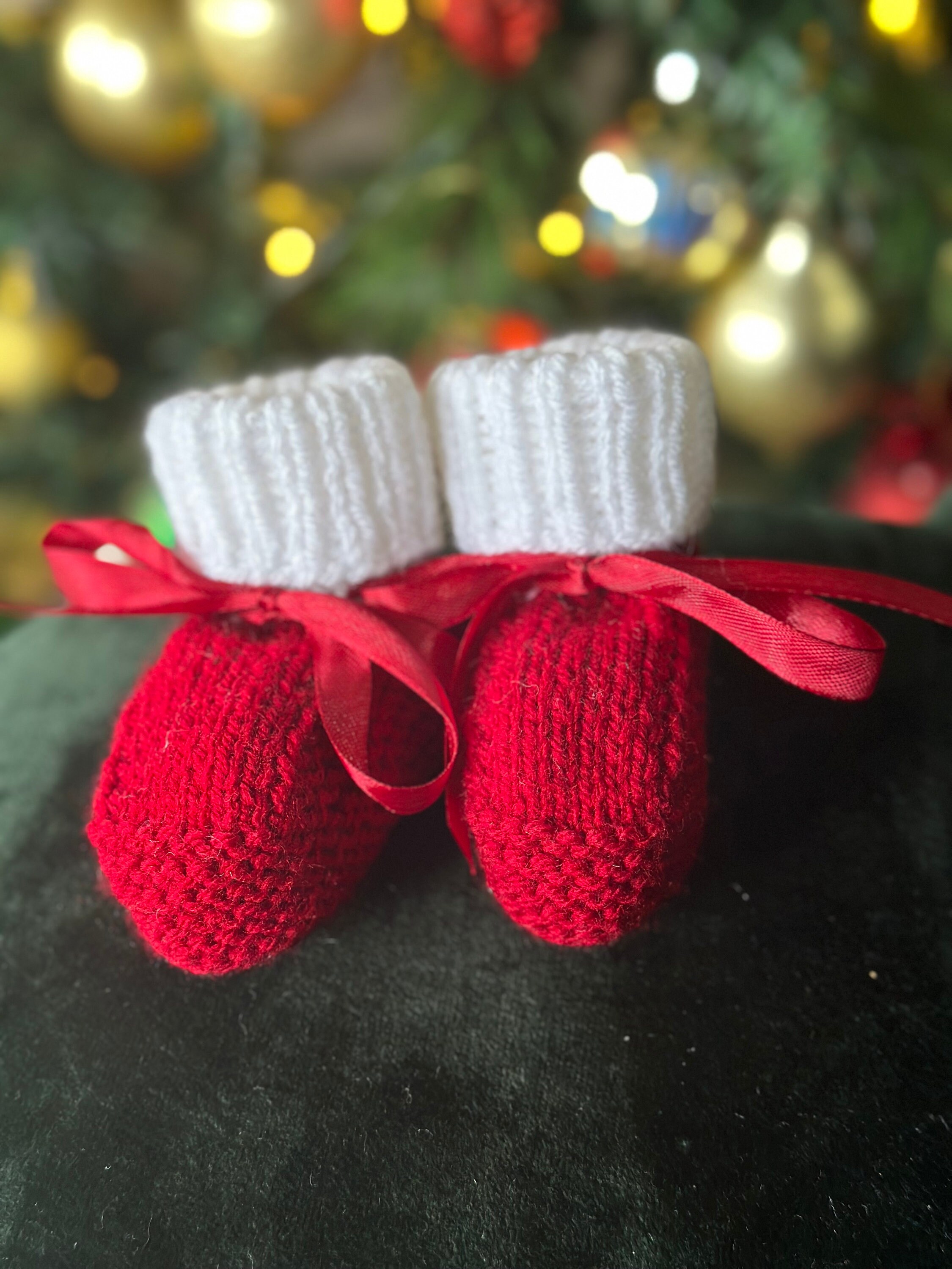 Christmas baby booties and beanie set - Thumbnail 6