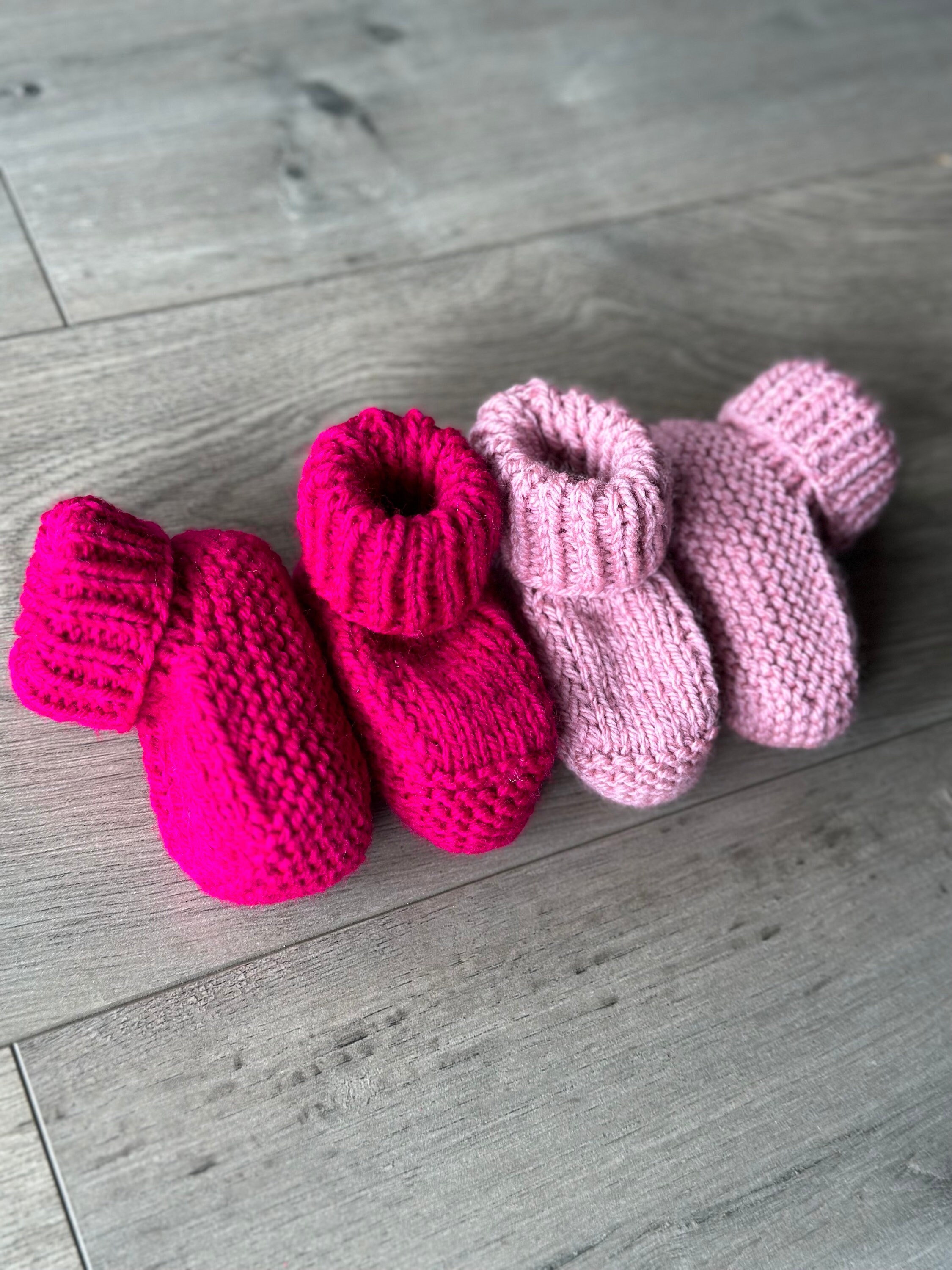 Knitted baby booties one colour - Thumbnail 2