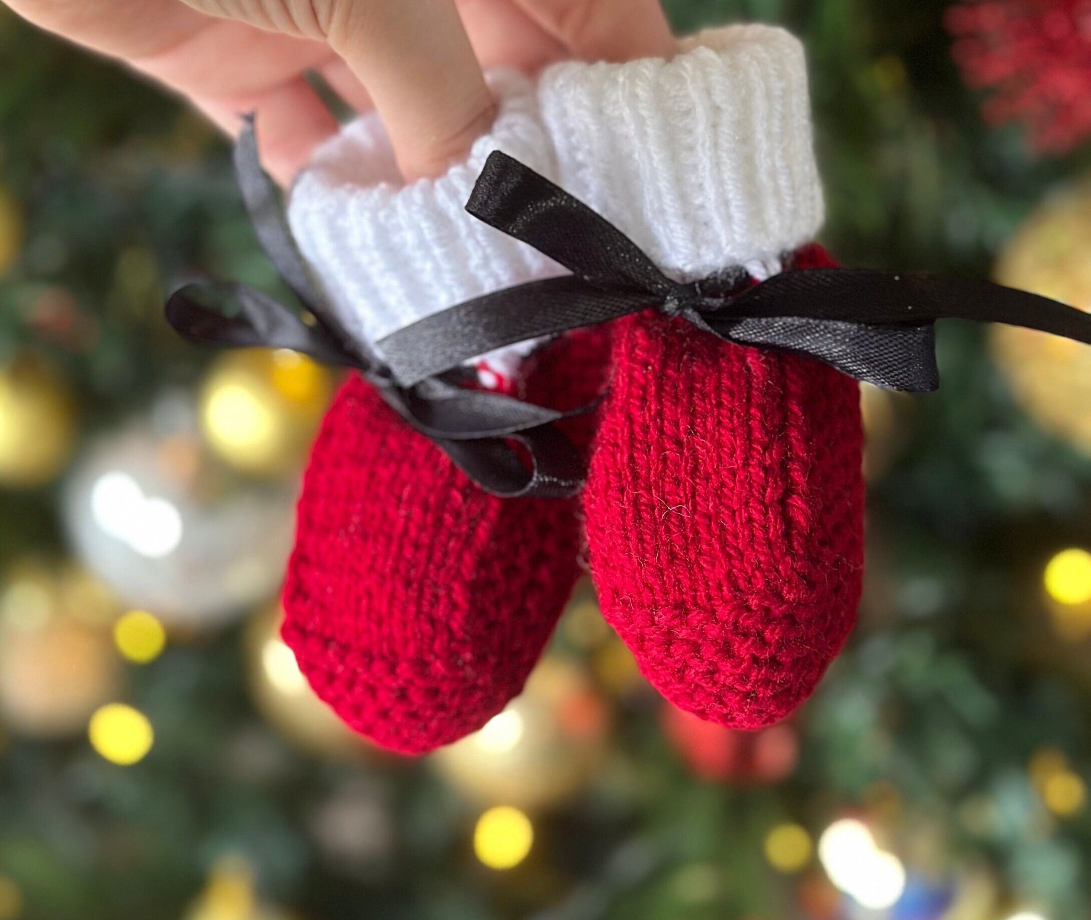 Christmas baby booties and beanie set - Thumbnail 7