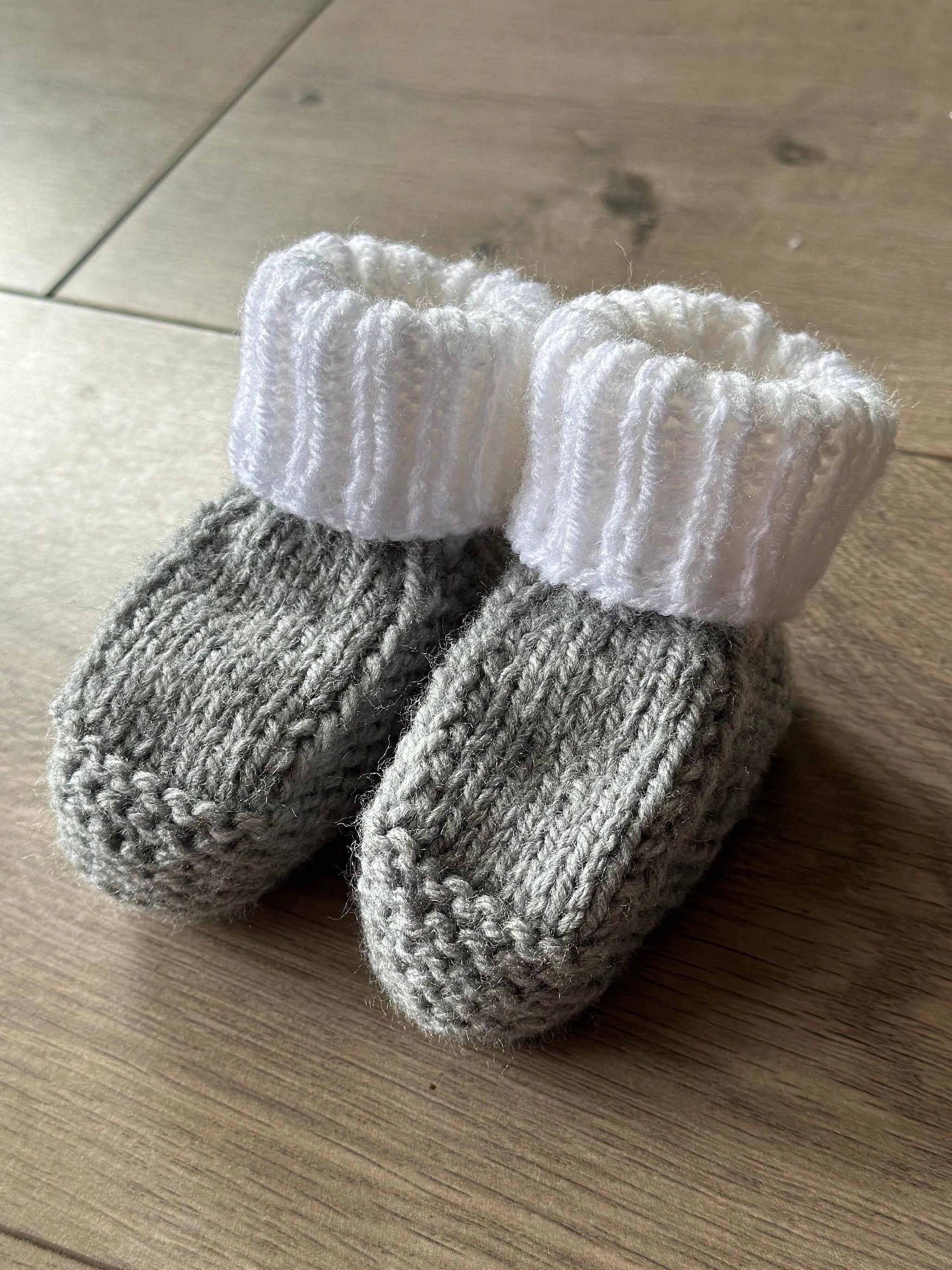 Knitted baby booties - Thumbnail 4
