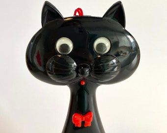 Kitsch Cat Mirror