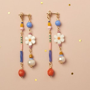Pendientes divertidos con diseño floral en la parte delantera y trasera, pendientes de flores, pendientes únicos y divertidos hechos a mano, perfectos para regalar, pendientes de margaritas.