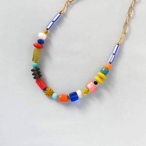 Collier de perles de verre tchèques : Bijou coloré et tendance