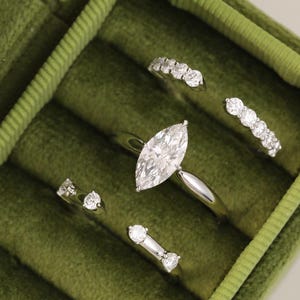 1.0ct Marquise Lab Grown Diamond Engagement Ring Set - 18k Gold Wedding Bands
