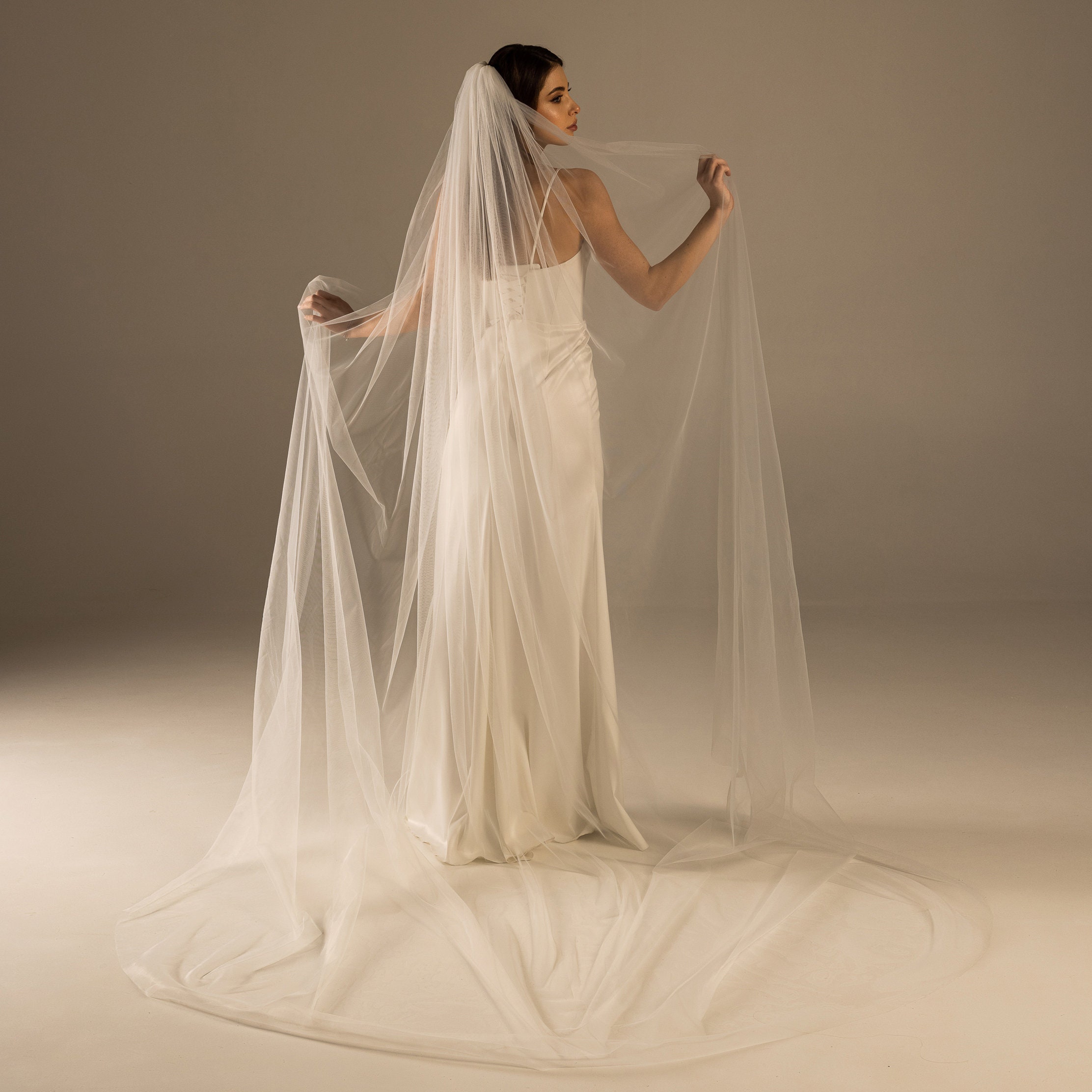 Simple Bridal Veil, Tulle Bridal Veil, Lightweight Veil, Minimalist Veil, Tulle Wedding Veil, Soft Veil, Barely There Veil