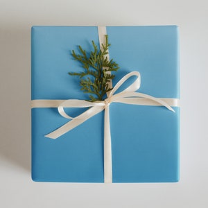 Fogli di carta da regalo Nimbus Blue (3) - Design elegante sfumato blu / Finitura opaca / Carta da regalo moderna per baby shower e compleanni