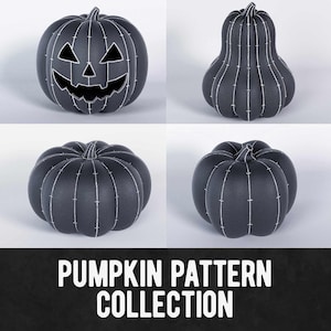 Puede incluir: Colección de cuatro calabazas negras con líneas blancas. Una tiene una cara tallada de Jack-o'-lantern. El texto "PUMPKIN PATTERN COLLECTION" está en la parte inferior. Estas calabazas decorativas son ideales para Halloween.