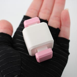 Fidget button - super snappy!