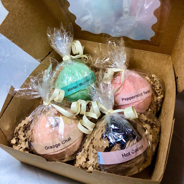 WINTER BATH BOMB Set - Holiday Sampler of 4 Scents - Peppermint, Orange Chai, Wintergreen and Hot Cocoa