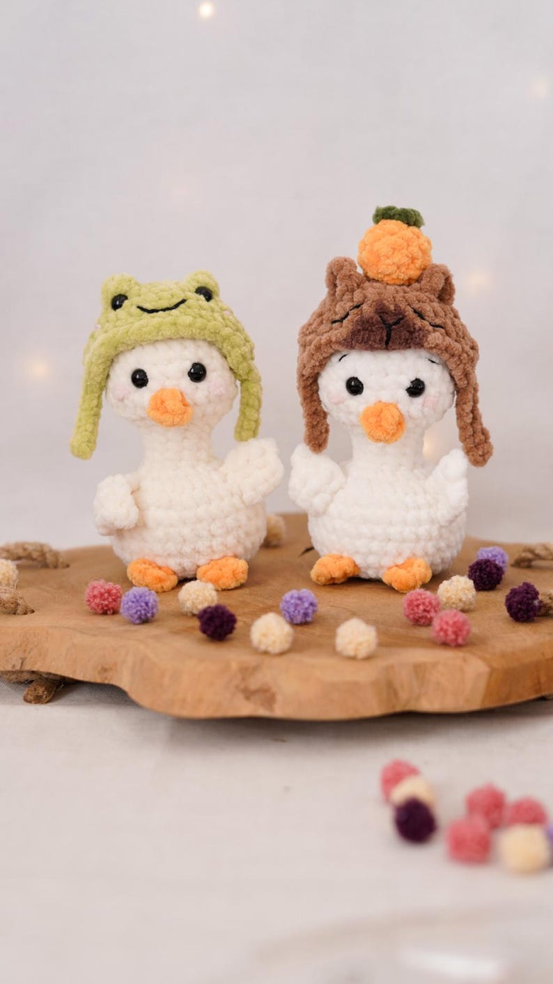 Padrão de crochê Ganso Divertido • Ganso Amigurumi de Costura Simples • Padrão para Iniciantes • Inclui Chapéu de Sapo e Fantasia de Capivara imagem 3