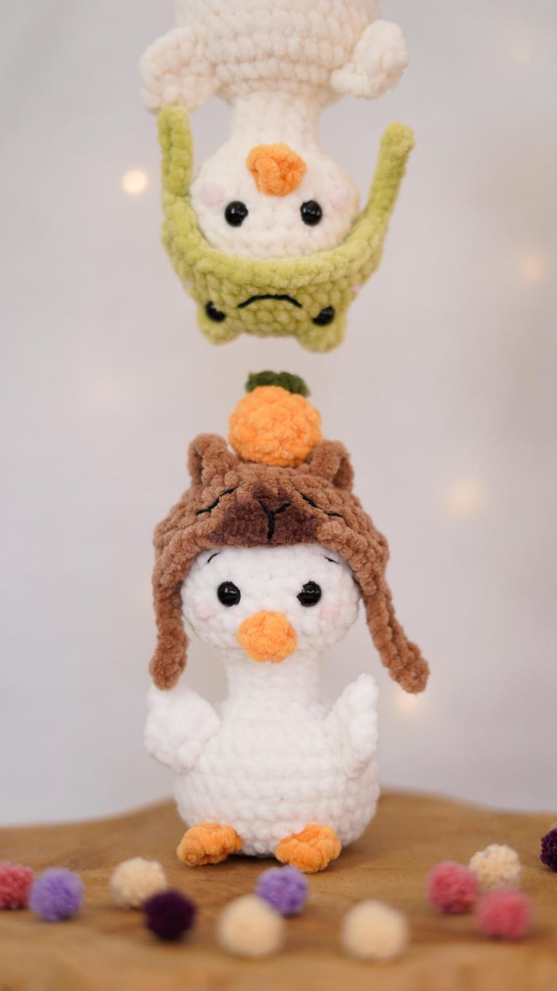 Padrão de crochê Ganso Divertido • Ganso Amigurumi de Costura Simples • Padrão para Iniciantes • Inclui Chapéu de Sapo e Fantasia de Capivara imagem 8