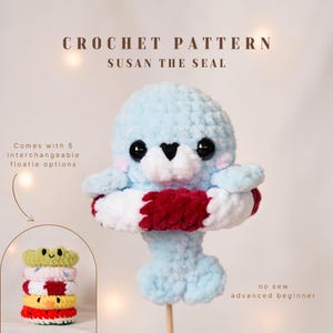 Könnte beinhalten: Ein hellblaues gehäkeltes Seehund-Spielzeug mit einer rot-weißen Schwimmweste. Der Text "CROCHET PATTERN SUSAN THE SEAL" steht oben. Das Bild zeigt auch austauschbare Schwimmring-Optionen.