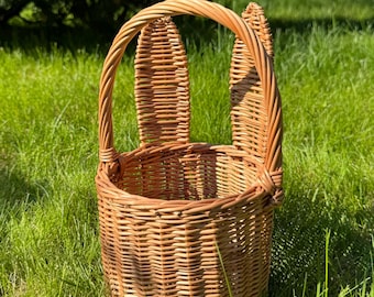 Small Willow Wicker Basket with Handle, Handmade Round Woven Easter Harvest Gift Basket, Rustic Garden Rattan Decor Fruit Storage