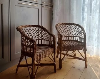 Kinderstuhl aus Weidengeflecht, Kinderstuhl im Freien, rustikaler Stuhl, Rattansitz, Rattansitz, Rattanstuhl, Kinderstuhl, rustikaler Stuhl