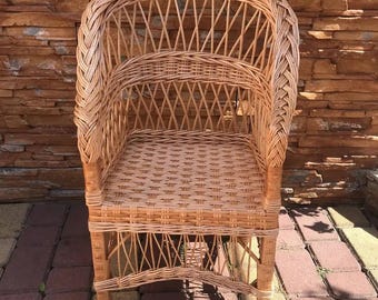 Kinderstuhl aus Korbgeflecht Kinderstuhl Rattanmöbel umweltfreundlich Rattansitz Rattan rustikaler Rattanstuhl Kleiner Kinderstuhl Handarbeit